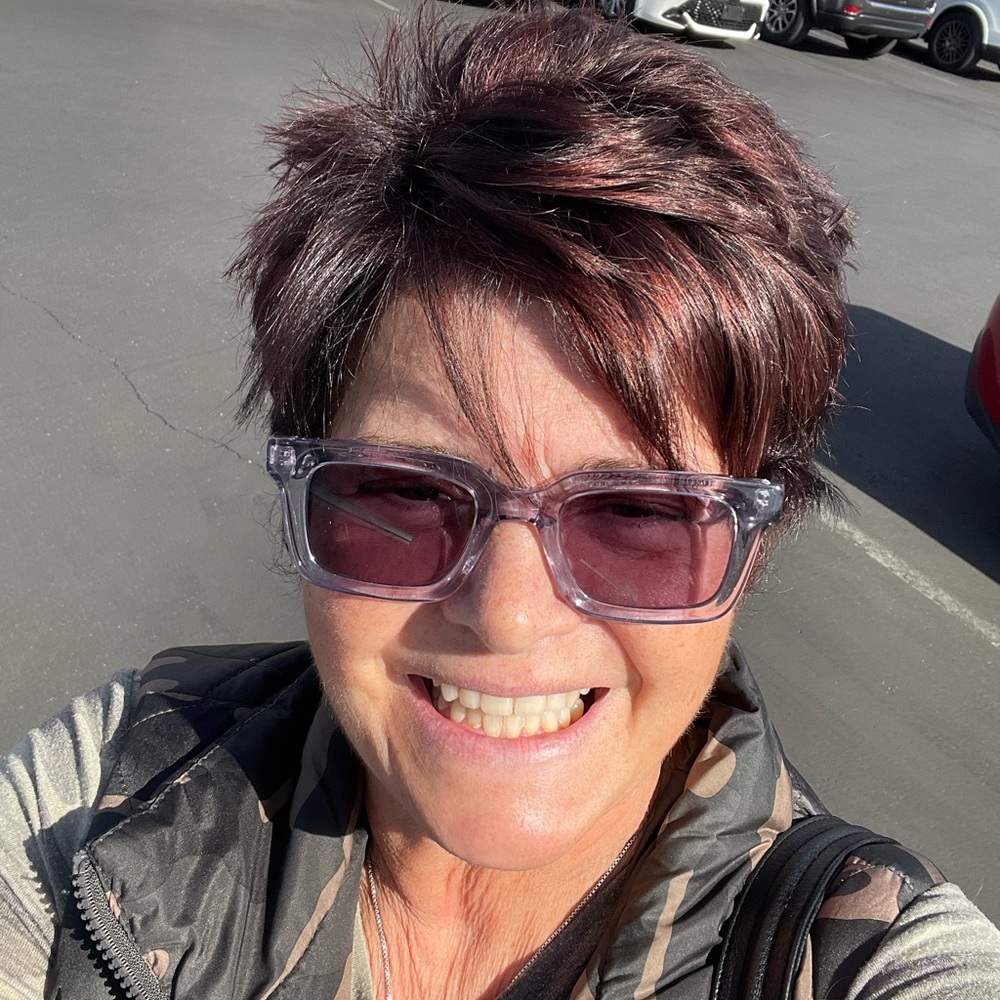 Meet your Posher, Gina